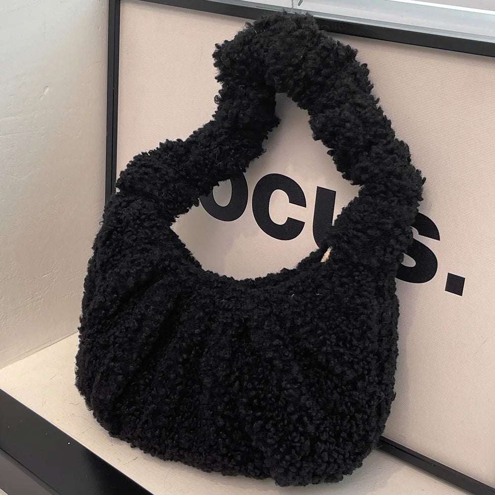 Furry Tote Bag Small Ruched Hand Purse Lambswool Cute Mini Faux Fur Bag Winter Fuzzy Pursess and Handbag for Women Lady
